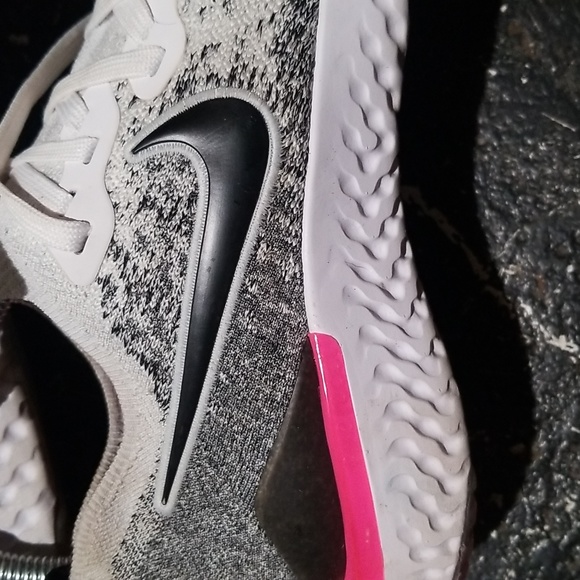 NIKE BQ8927-103 SZ 9  EPIC REACT FLYKNIT 2 OREO PINK - Picture 2 of 4